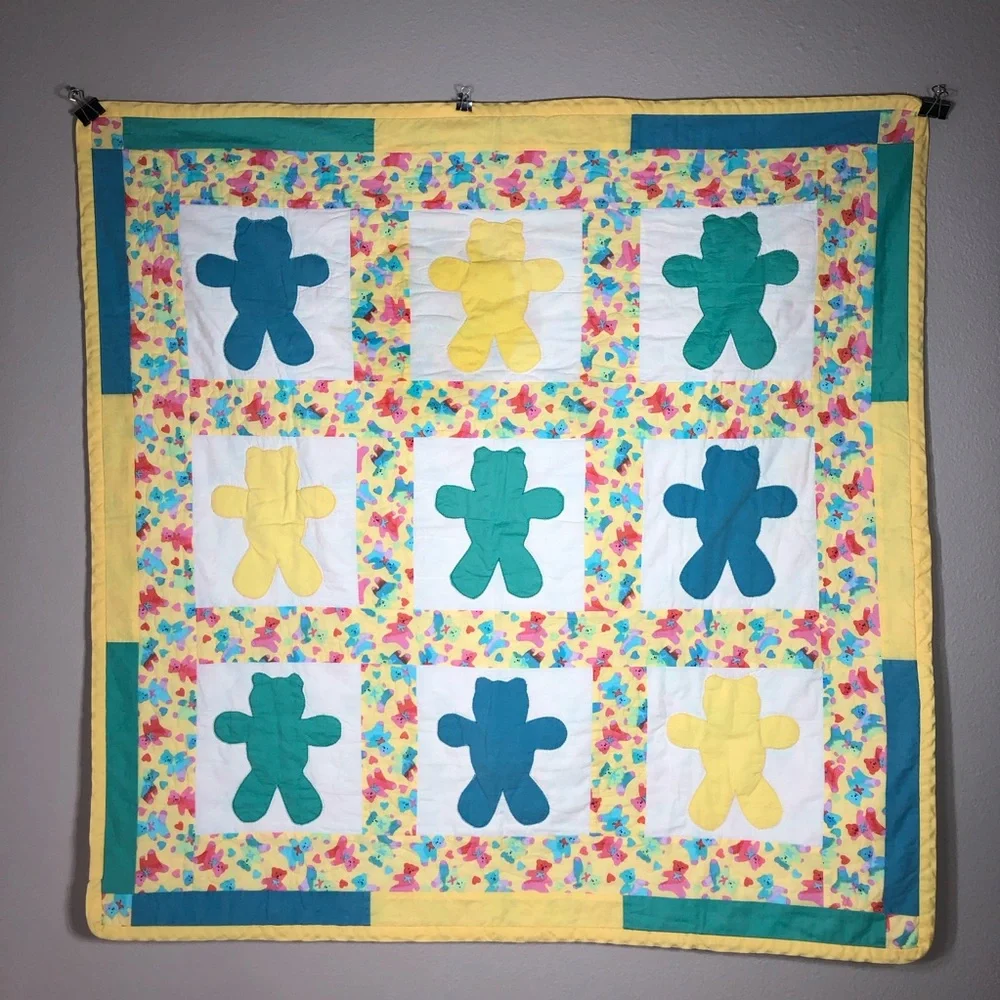 Vintage Grandma Hand Made Patchwork Teddy Bears & Rainbow Bears Cute Crib Quilt
